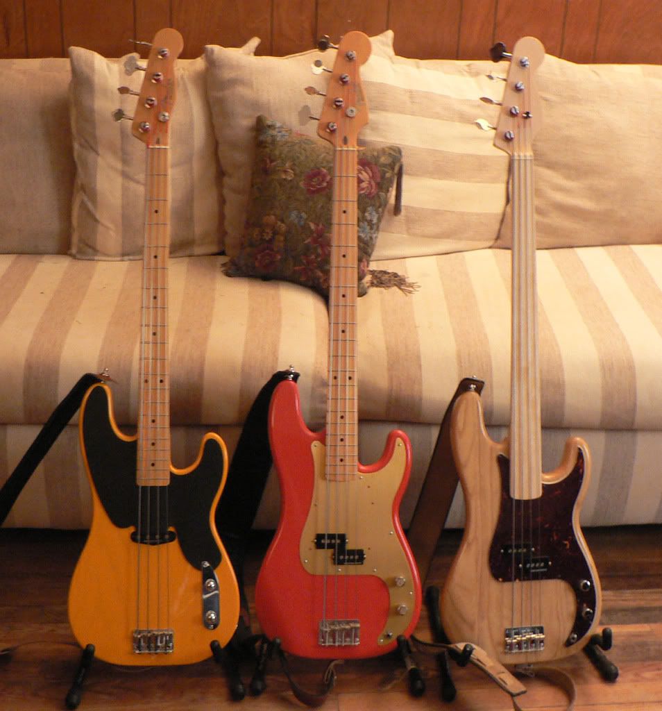 Fenderbasses.jpg?t=1231621723