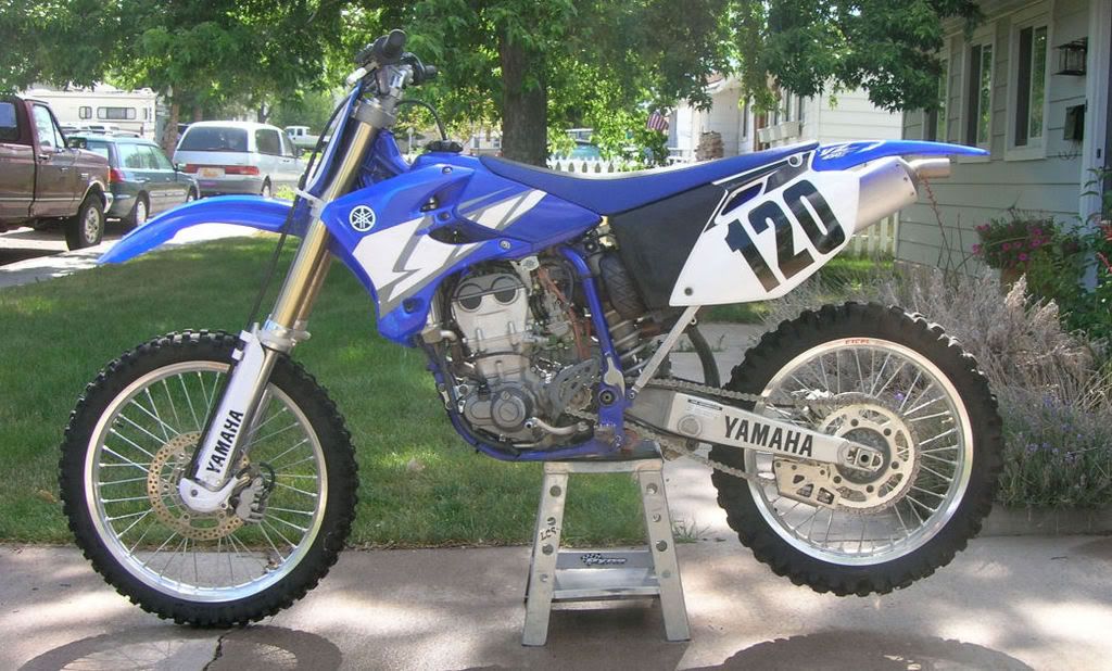 2004 Yamaha YZ450F Photo by halladay123 Photobucket