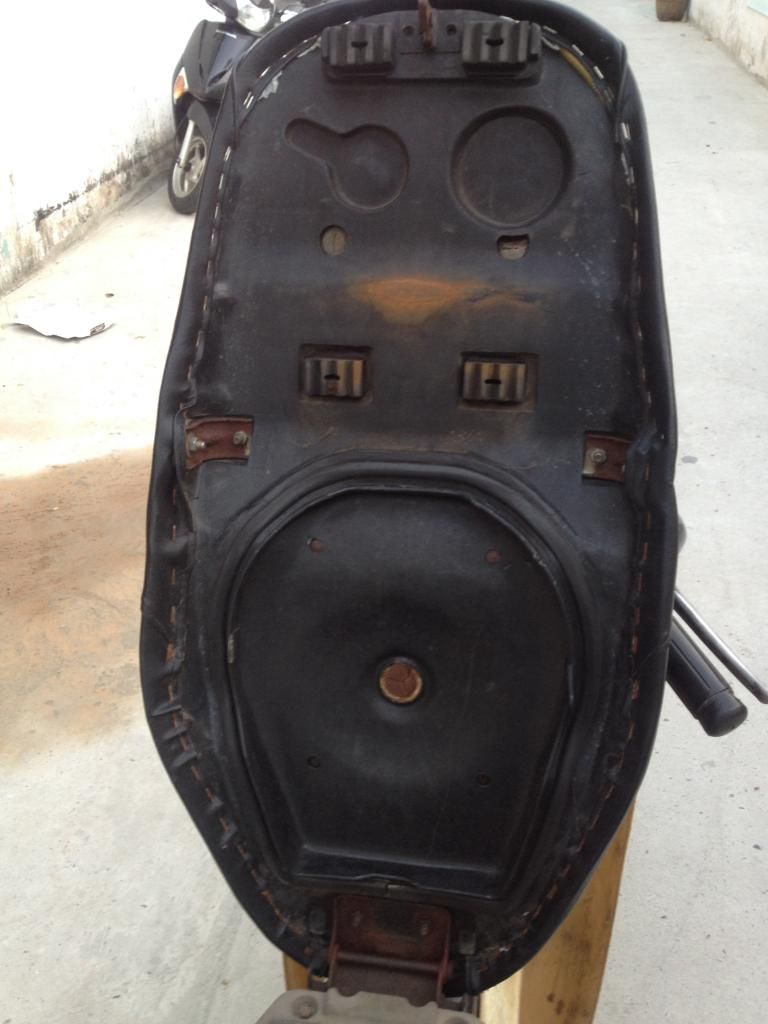 Cần bán 1 chiếc SYM MAGIC 100cc (đời 98) xe zin từ A ==> Z. Hàng hiếm.....