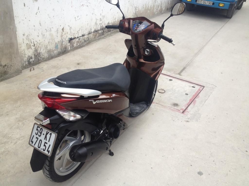 Q6, Cần bán 1 chiếc HONDA VISION Fi 2013 (Nâu)==>new 98% - 1