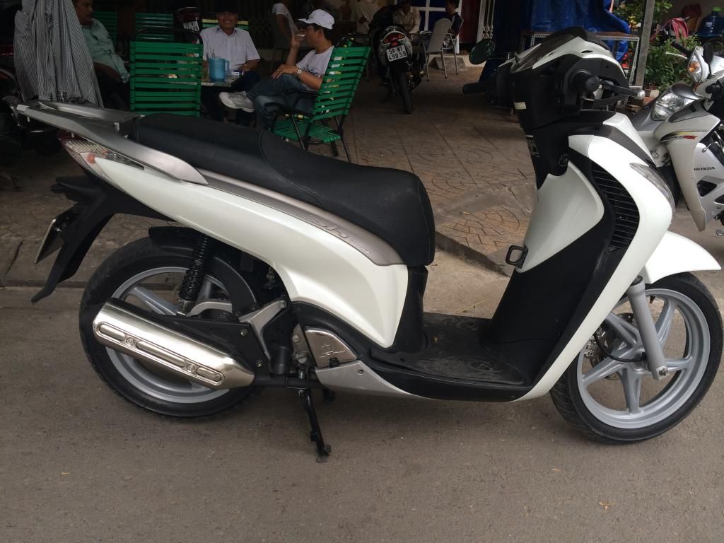 Cần bán 1 chiếc SH150i 6/2009 (Trắng)==> xe zin 100%